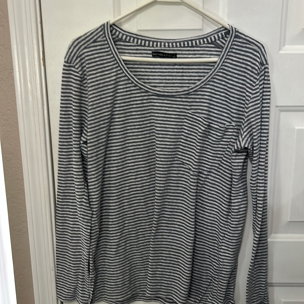 Lightweight long sleeve striped top with pocket